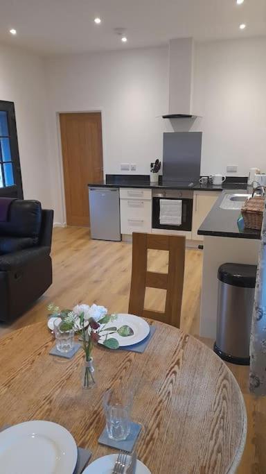 Apartamento Thornmoor Barn Lifton Exterior foto